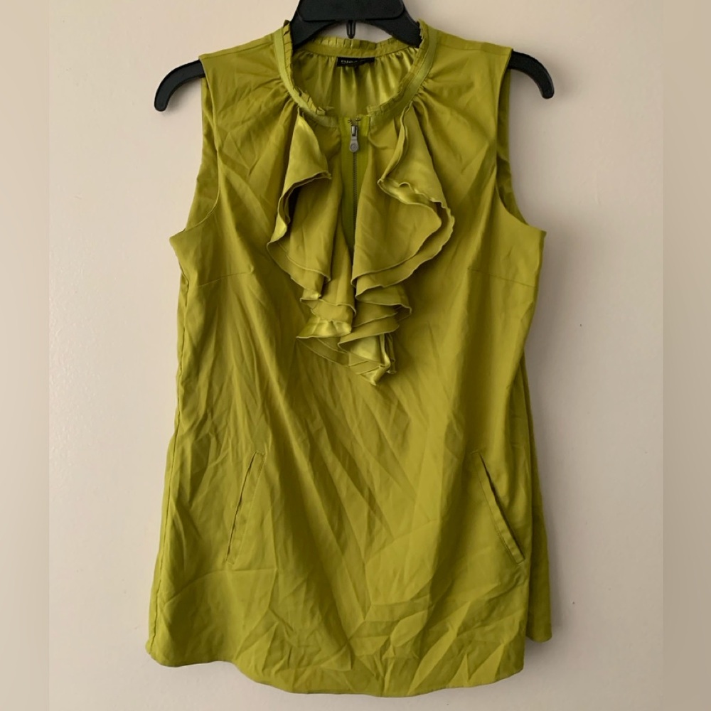 Nicole Sleeveless Ruffle Blouse - Olive